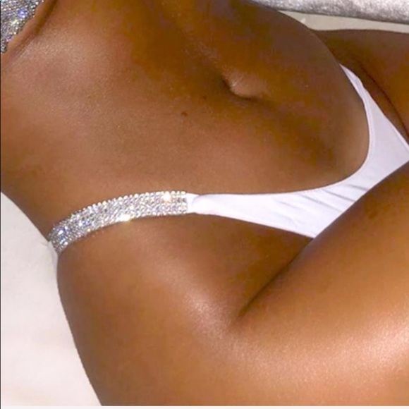 White Bikini Set - Picture 4 of 9